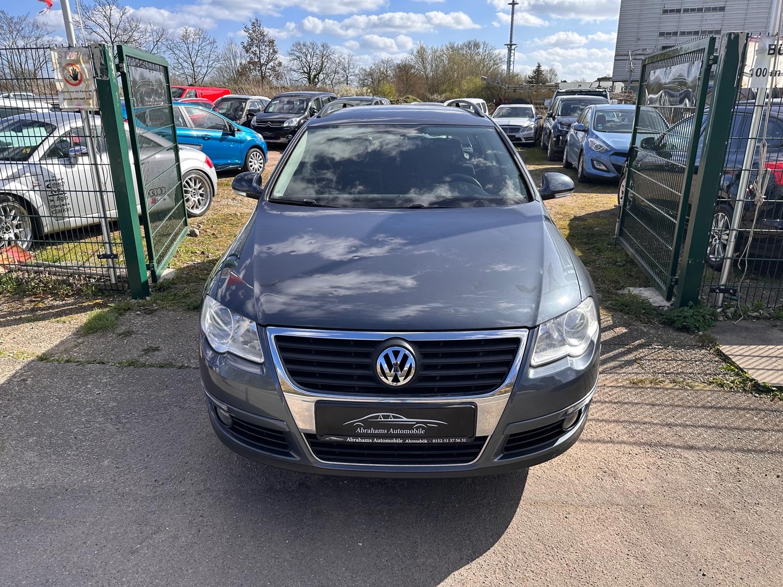 Volkswagen Passat 2009 — rear view