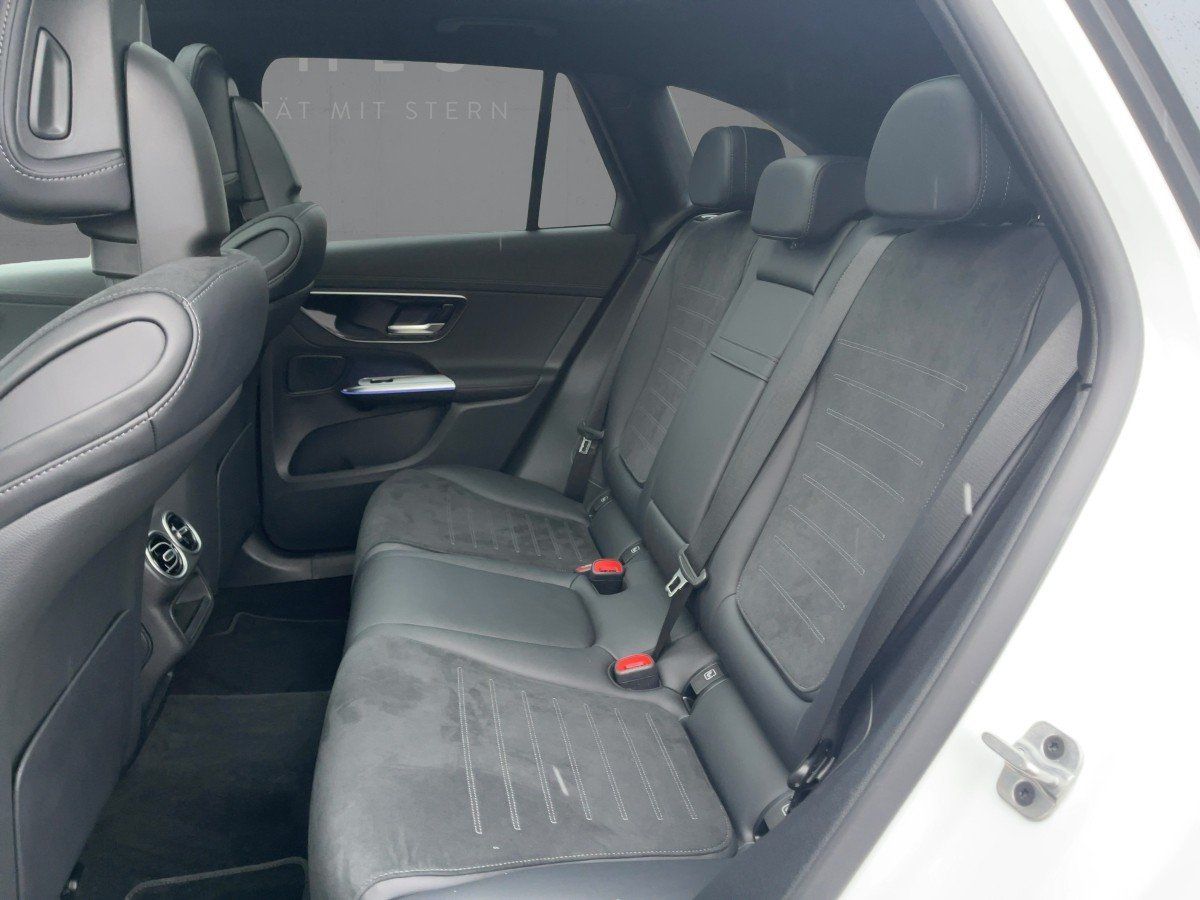 Fahrzeugabbildung Mercedes-Benz GLC 220 d 4M AMG/Night/Pano/Kamera/AHK