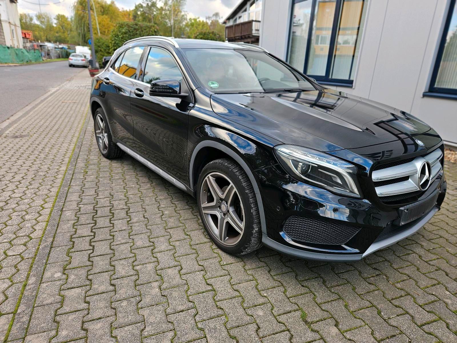 Mercedes-Benz GLA 200