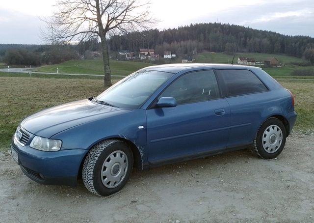 Audi A3 1.6 (8L) Schrägheck blau Bremsen n...