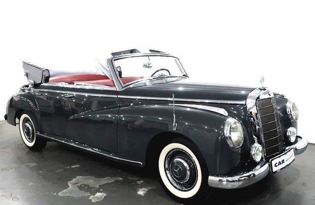 Mercedes-Benz Original 300 Adenauer D Cabrio W 186