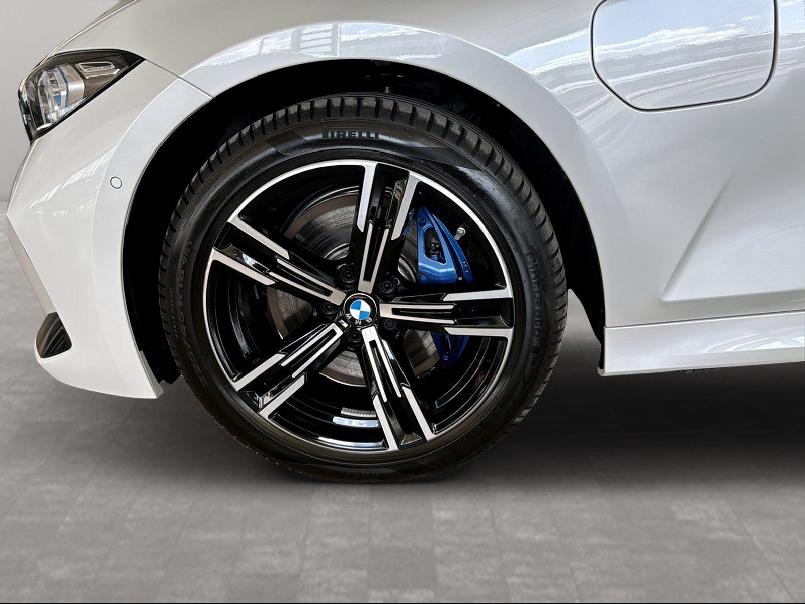 BMW 330 - Bild 13