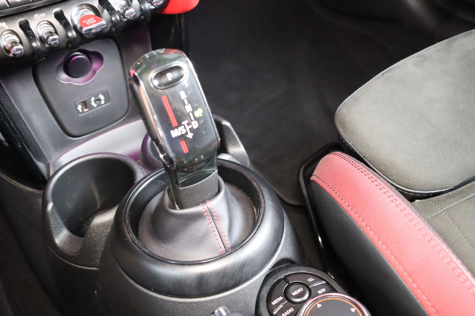 Fahrzeugabbildung MINI John Cooper Works * HUD * LED * Pano