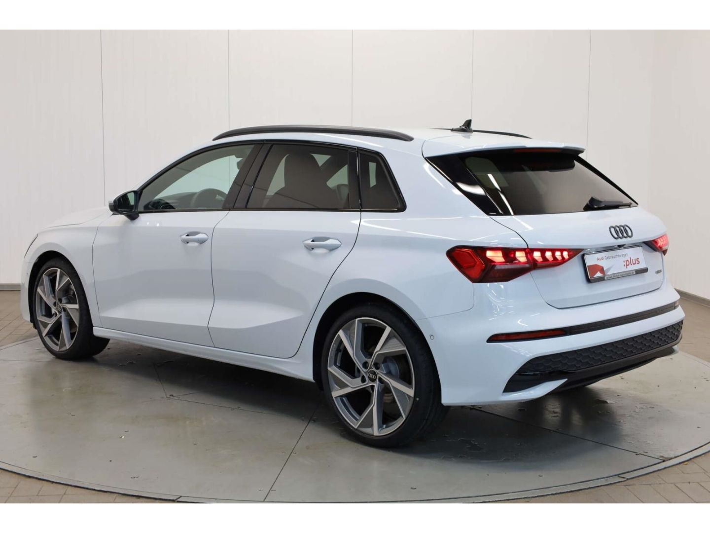Audi A3 Sportback 40 TFSI quattro AHK 19'' RFK NAV foto 4
