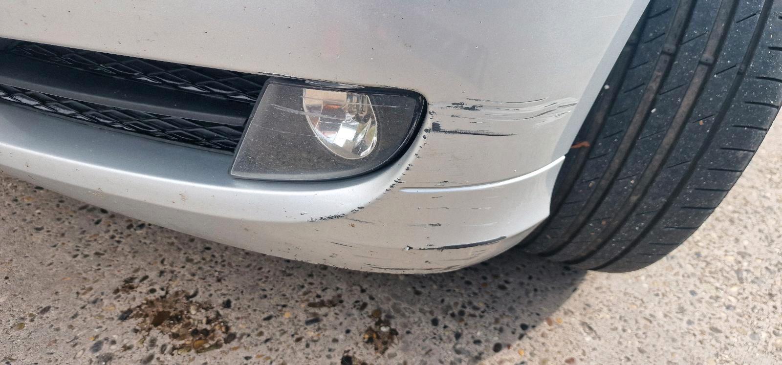 BMW 320 2010 — photo 6