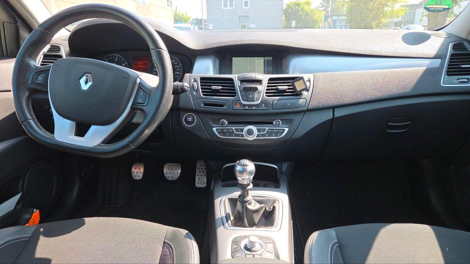 Renault Laguna 2013 — photo 10