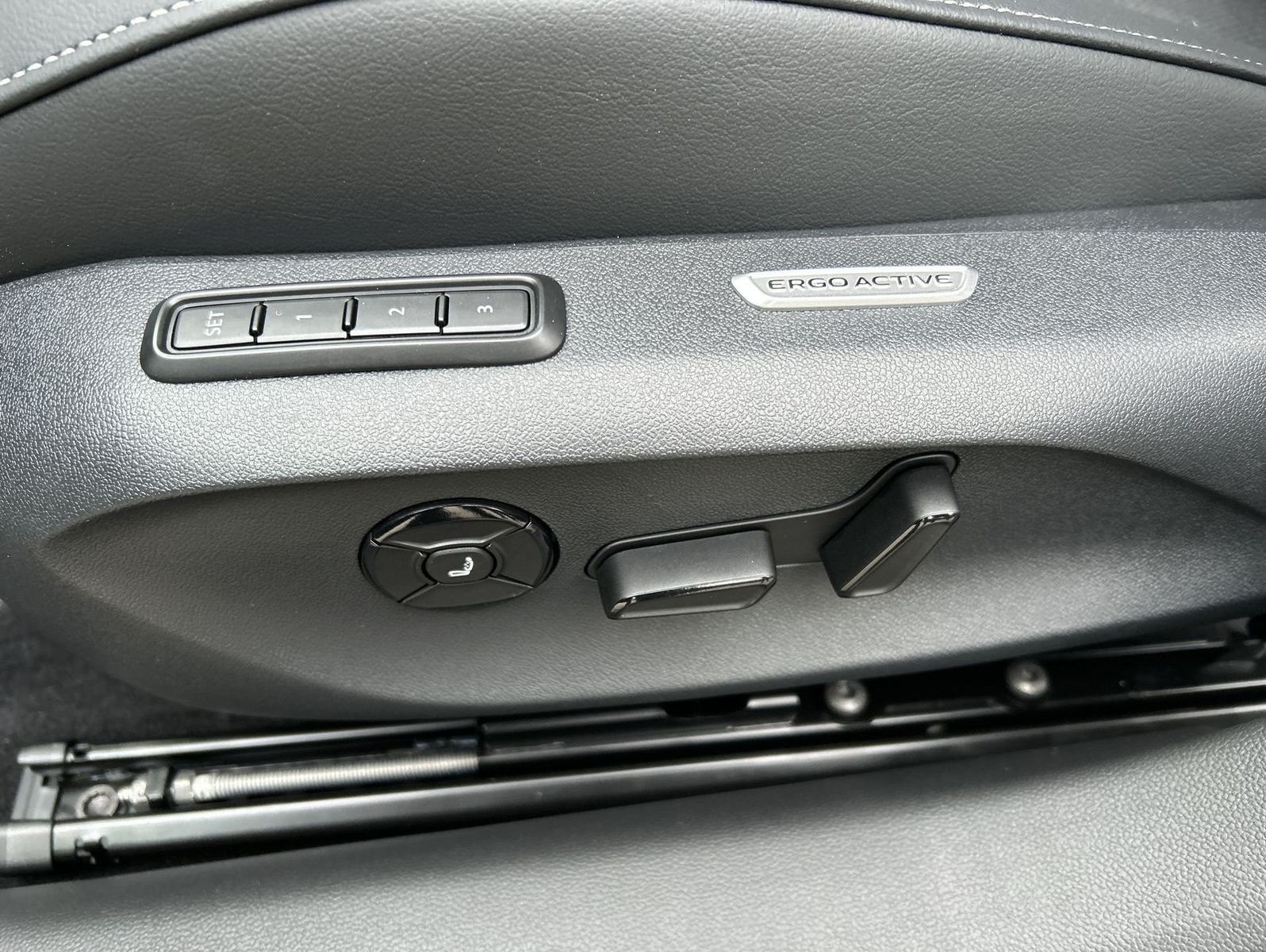Volkswagen Passat - Bild 25