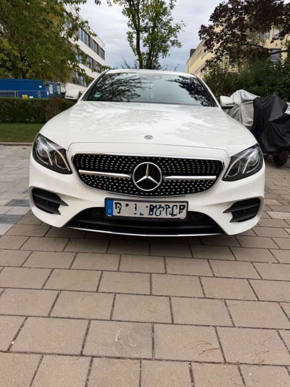 Image of Mercedes-Benz E 220