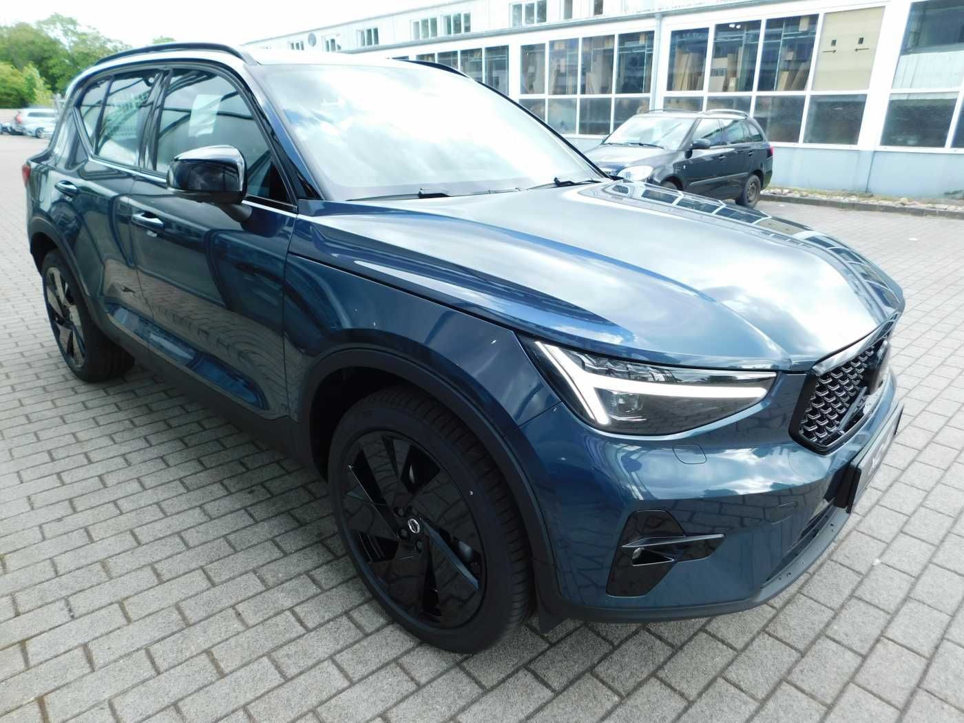 Fahrzeugabbildung Volvo XC40 B3 Plus Black Edition