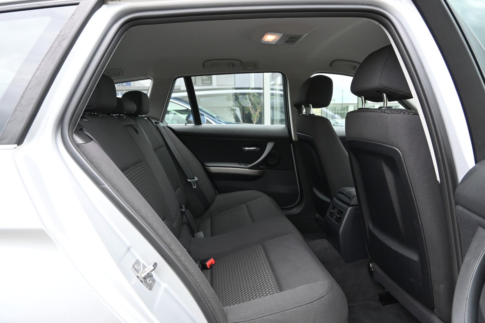 Fahrzeugabbildung BMW 320d Touring Aut. Ed.Lifestyle °AHK°STANDHEIZUNG