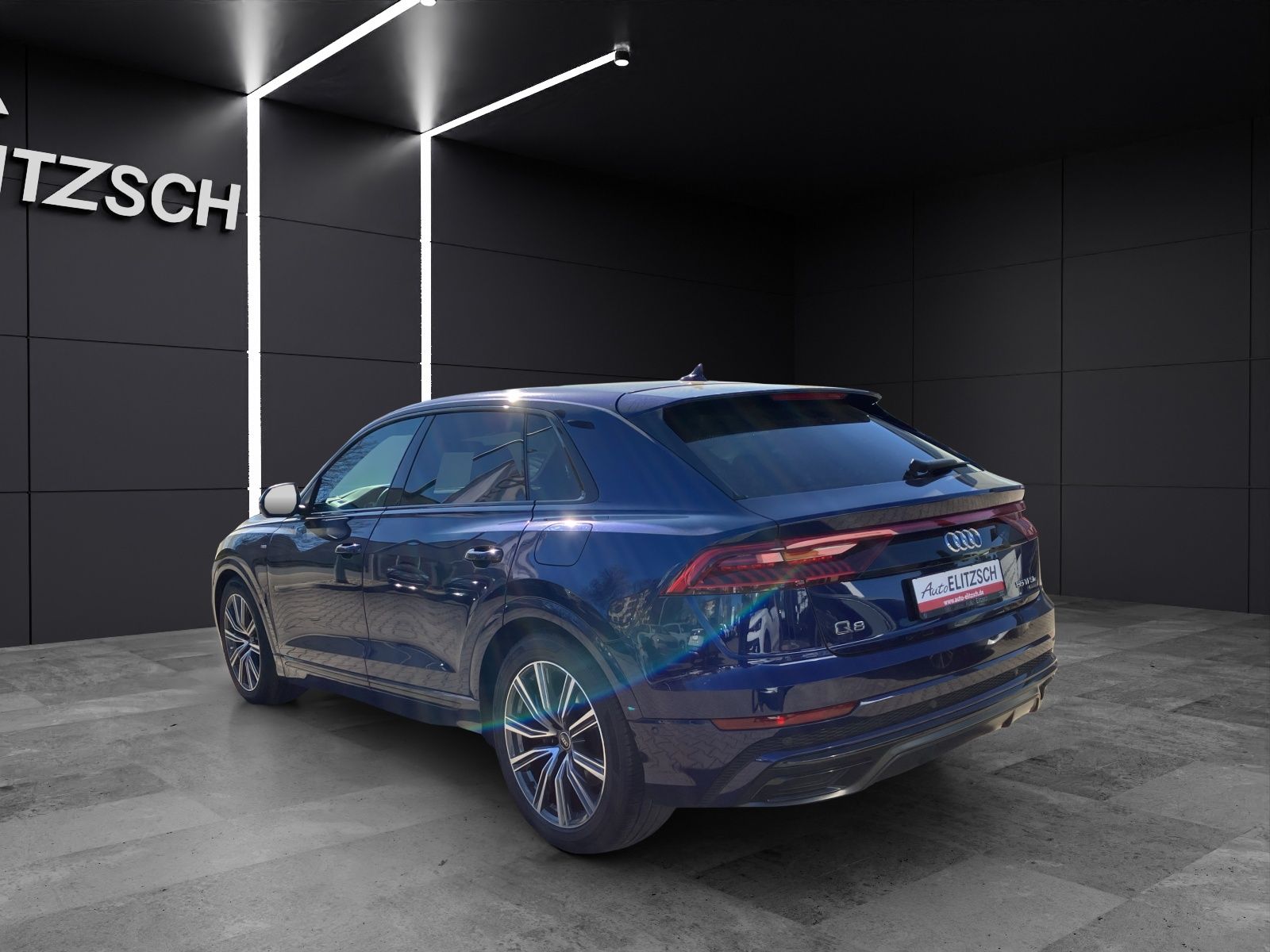Fahrzeugabbildung Audi Q8 55 TFSI e quattro HD MATRIX AHZV PANO Luft AH