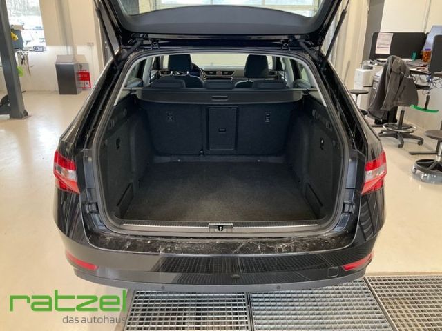 Fahrzeugabbildung SKODA Superb Combi STYLE 2.0 TSI Dig.Cockpit Memory Si