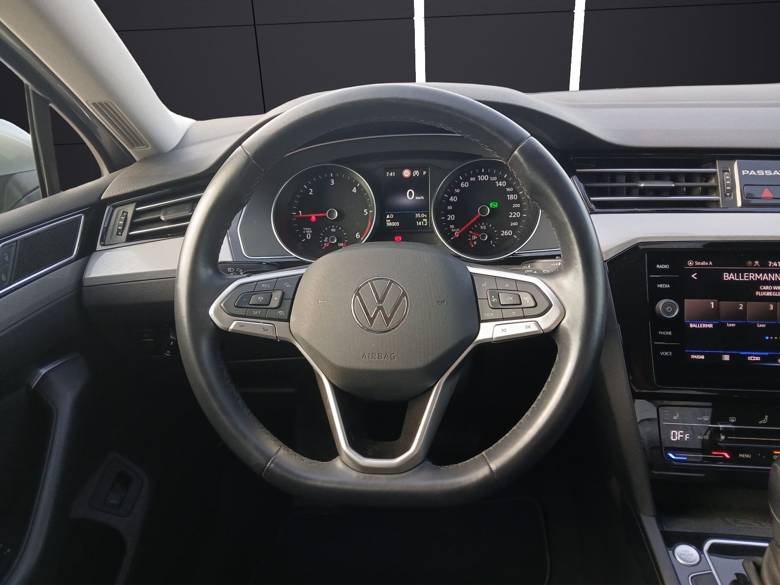 Fahrzeugabbildung Volkswagen Passat Variant TDI Business DSG LED Navi ACC RFK
