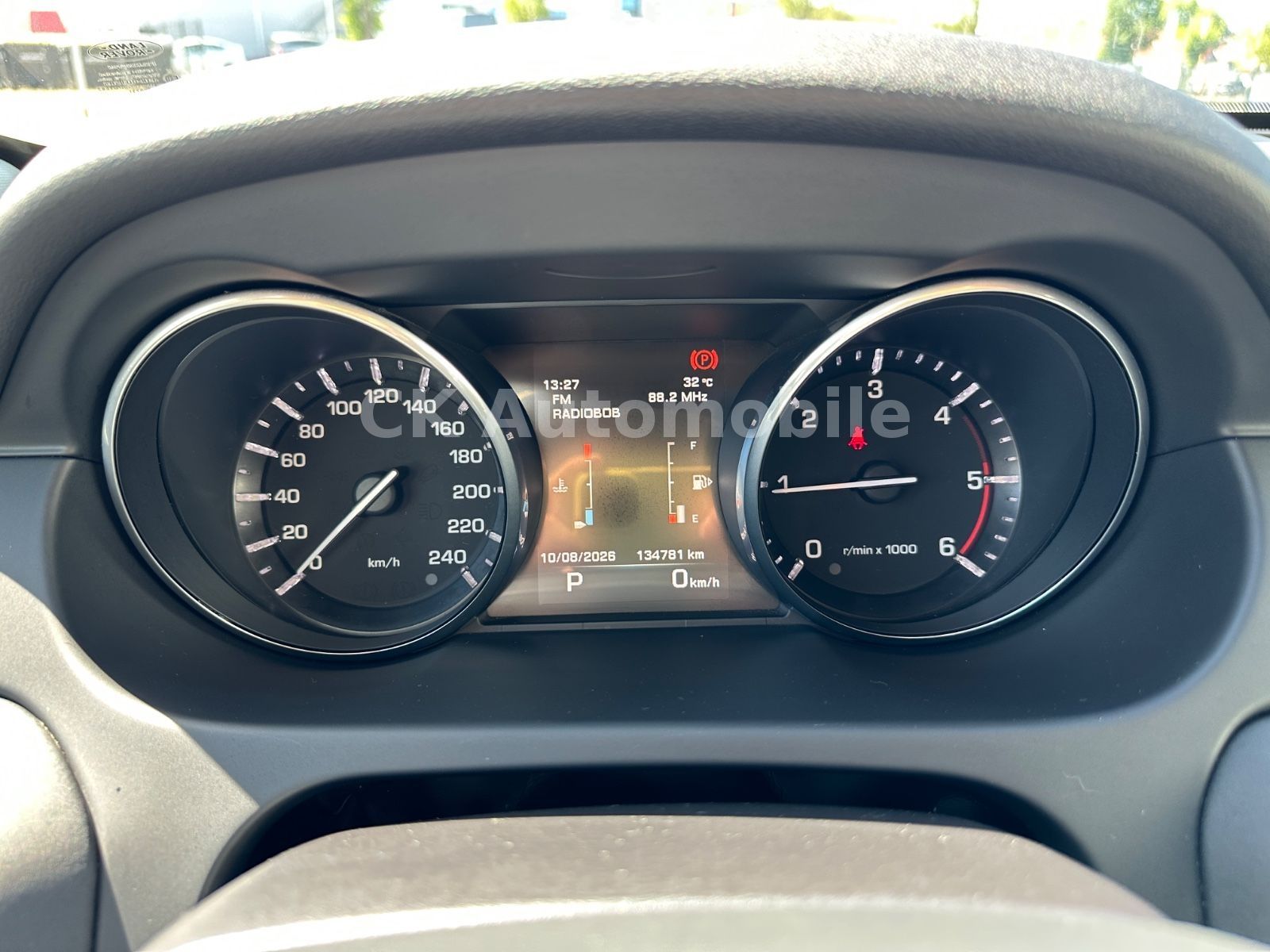 Fahrzeugabbildung Land Rover Discovery Sport 2.0 TD4 SE AWD/Navi/Bi-Xenon/Kam
