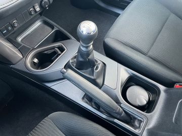 Toyota RAV4 2.0 4x4 *ALU*AHK*CAM*TEL*USB*KLIMA*ZV*