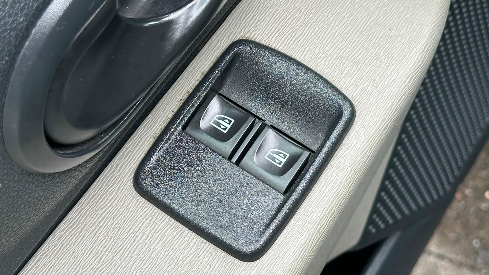 Dacia Lodgy 2012 — photo 13