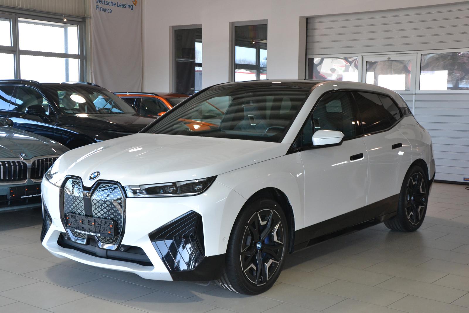 BMW iX 50 xDrive Sport PanoSky AHK 8-fach