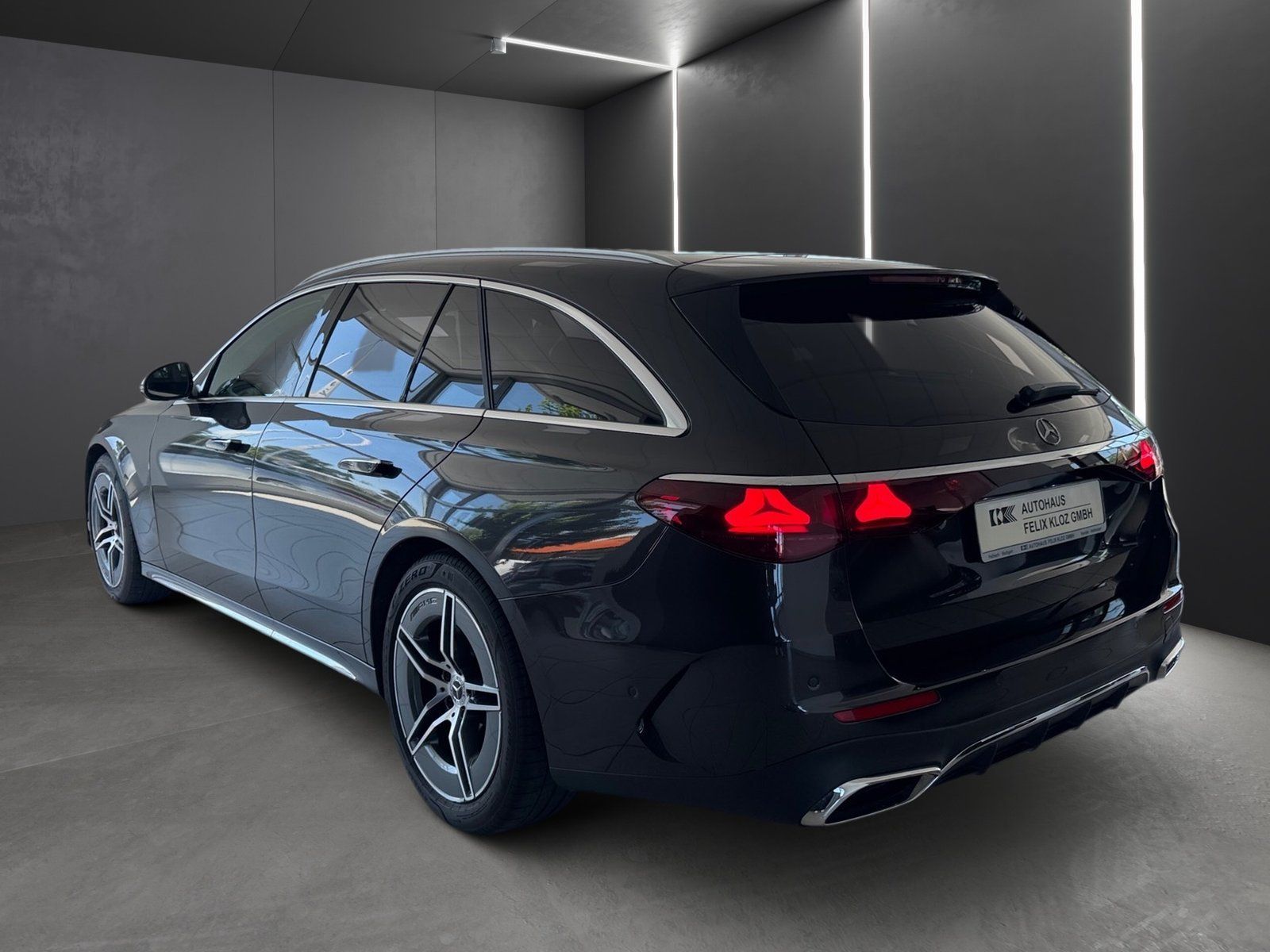 Fahrzeugabbildung Mercedes-Benz E 220 T d AMG*Distro*Totwinkel*LED*Kamera*CarPla