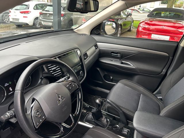 Fahrzeugabbildung Mitsubishi Outlander Edition 100+CarPlay+SHZ+Kamera+1.Hand