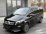 Mercedes-Benz V 220d 4MATIC Lang MBUX*LED*LEDER*8-Sitze*Kamera - gebrauchte Mercedes-Benz V 220 aus dem Jahr 2024