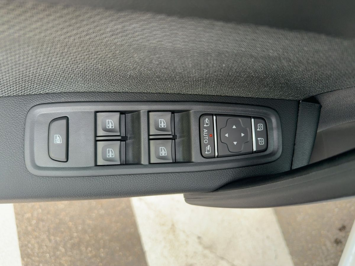 Fahrzeugabbildung Renault Kangoo PKW TECHNO TCe 130 EDC NAVI KAMERA EPH