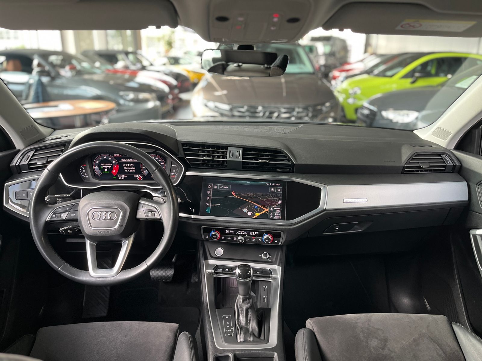 Fahrzeugabbildung Audi Q3 40 TFSI quattro advanced LED NAVI ALU