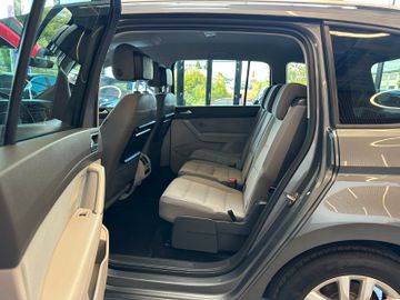 MYAUTOCENTER – Gebraucht- und Jahreswagen mit Werkstattservice in Pfaffenhofen Volkswagen Touran Comfortline BMTStart-Stopp *7 Sitzer*ACC