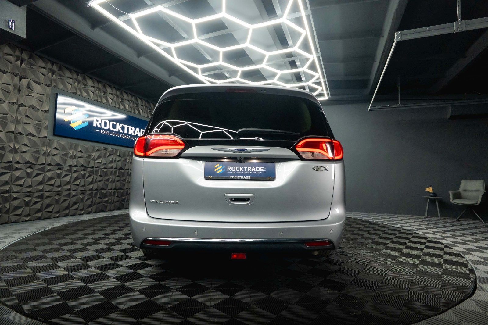 Fahrzeugabbildung Chrysler Pacifica 3.6 V6 Touring L *7 Sitze*LED*Kamera*