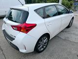 Toyota Auris Hybrid Life+ - Toyota Auris in Chemnitz