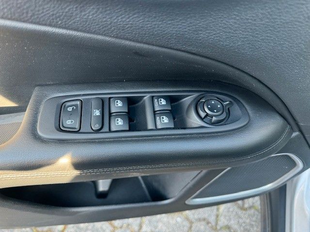 Fahrzeugabbildung Jeep Compass  4WD AUTOMATIK LEDER NAVI KAMERA AHK