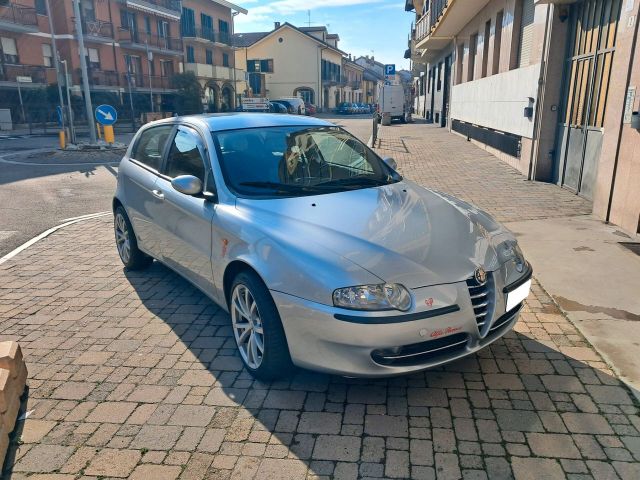 Alfa Romeo 147 1.6i Connect 5 PORTE