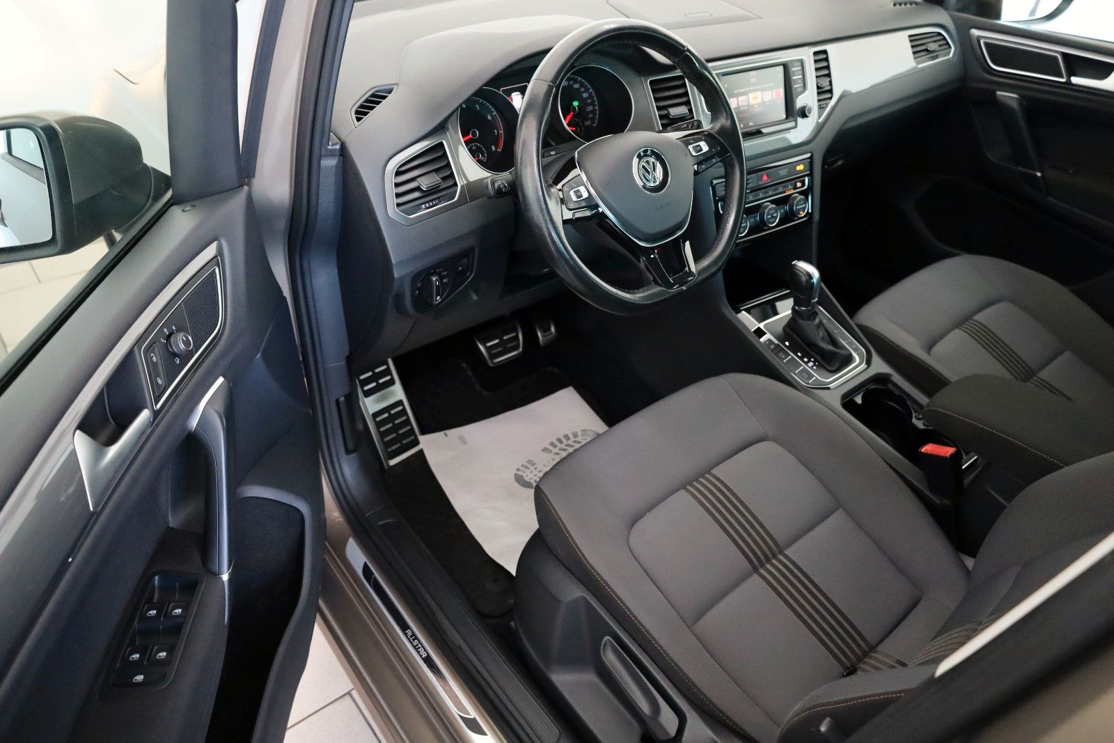 Fahrzeugabbildung Volkswagen Golf Sportsvan VII Allstar Automatik,SH,AHK