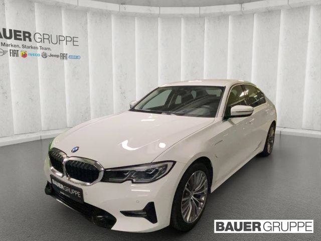 BMW 330 e Sport Line Laserlicht HeadUp Ambiente PDC 