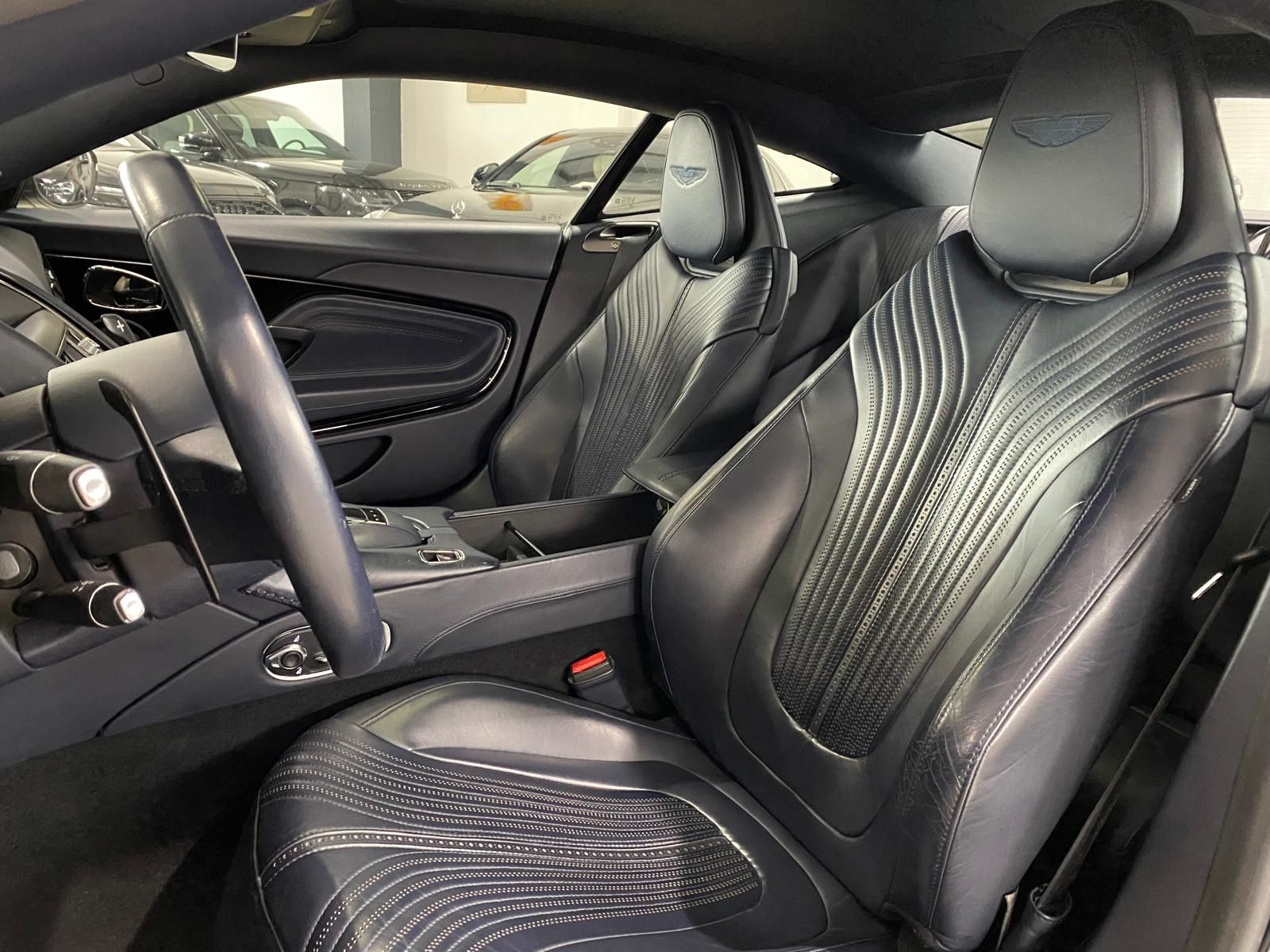 Fahrzeugabbildung Aston Martin DB11 V12 Coupe Launch Edition