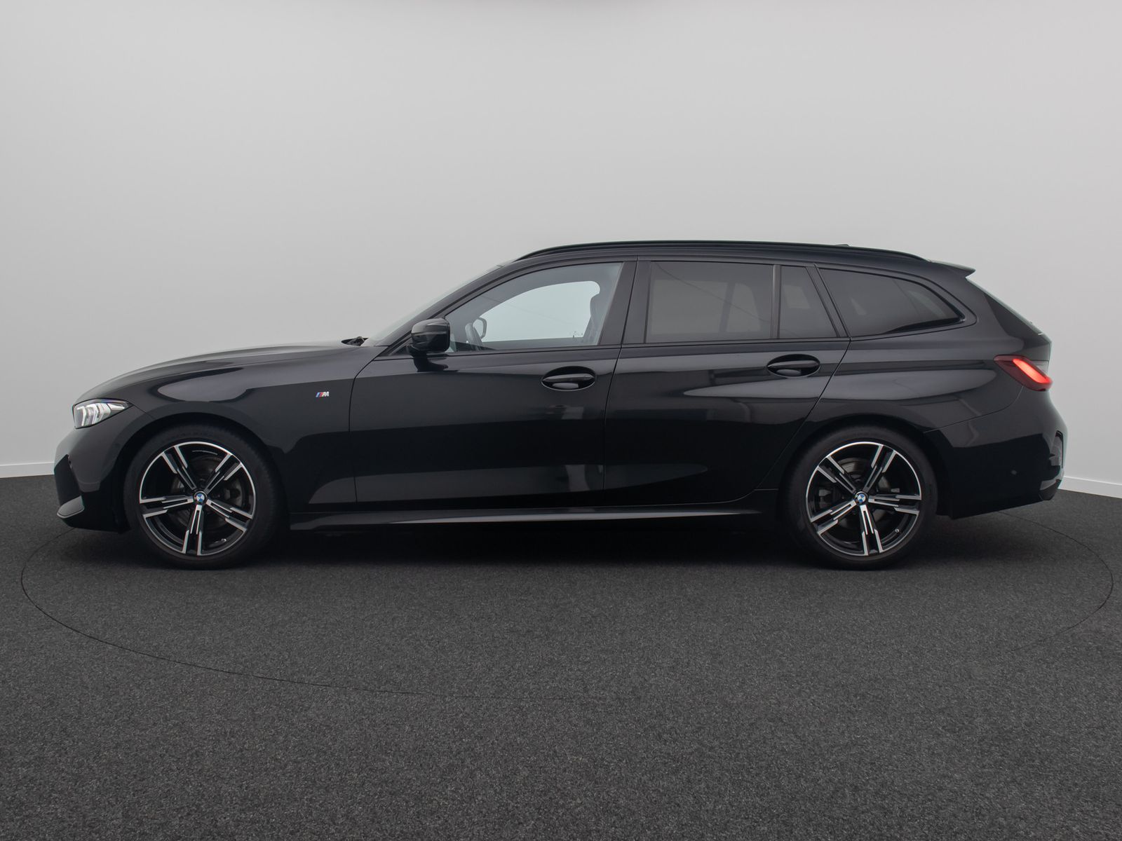 Fahrzeugabbildung BMW 320d MSport Alarm Komfort DAB HiFi Kamera 18Zoll