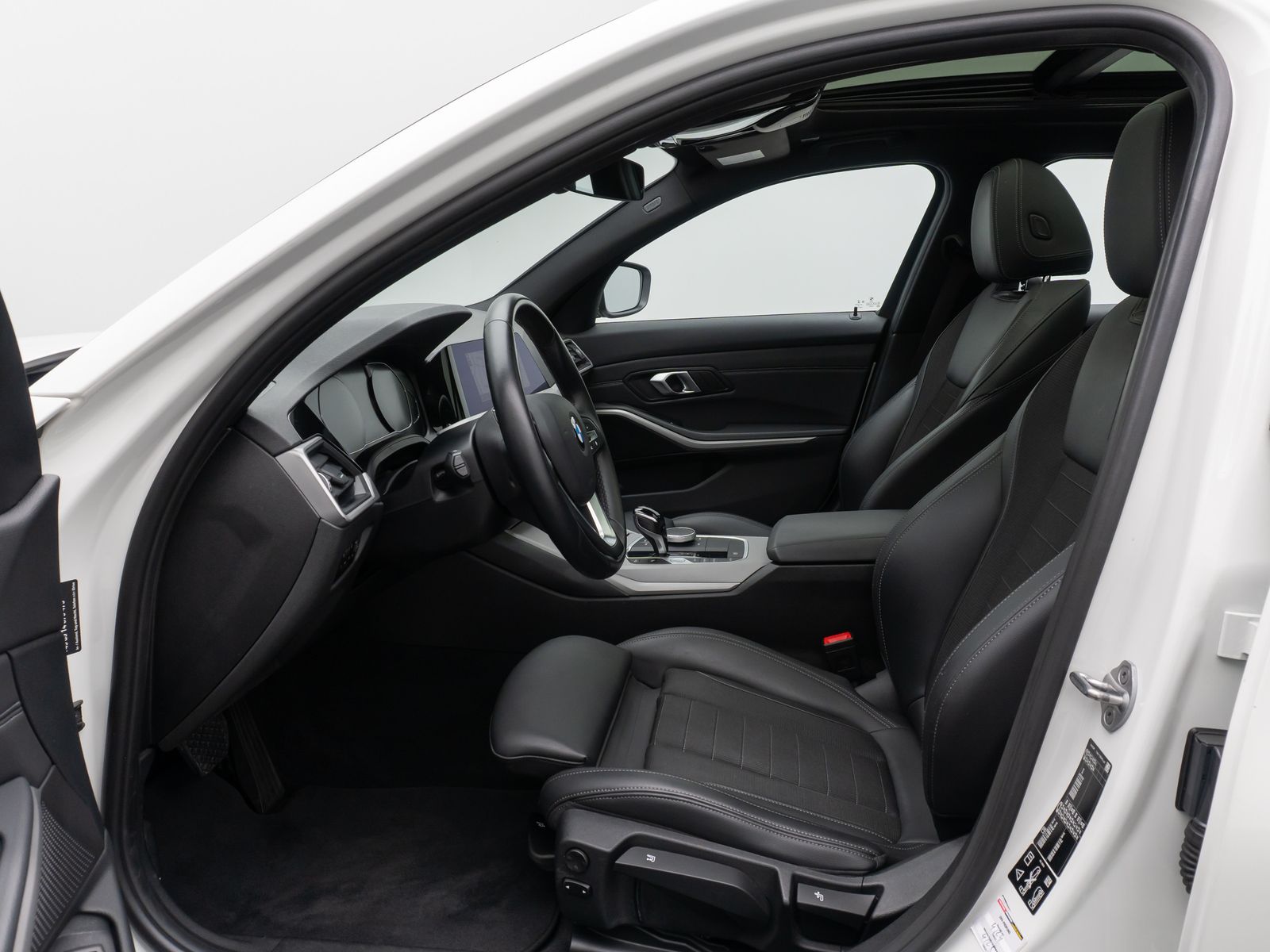 Fahrzeugabbildung BMW 320d xD Panorama PDC DAB Sport Geschwindigkeitsr