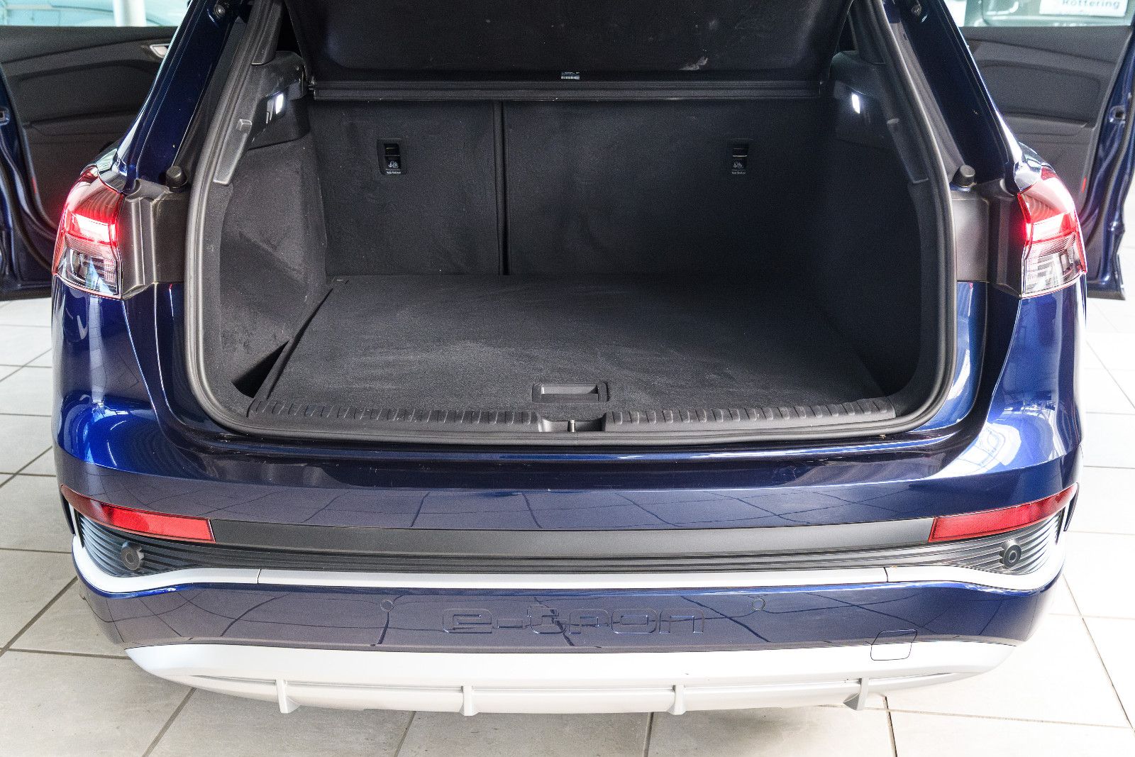 Fahrzeugabbildung Audi Q4 e-tron 45 RFK/MATRIX