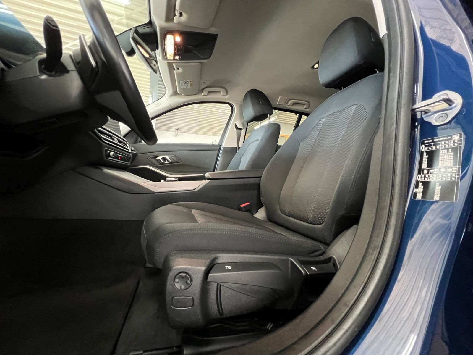 BMW 318 d Touring AHK+DA+ACC+Keyless+Park Assist foto 21