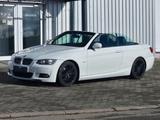 BMW 325i Cabrio/M-SPORT PAKET/LEDER/NAVI/MEMORY - weiße BMW 325