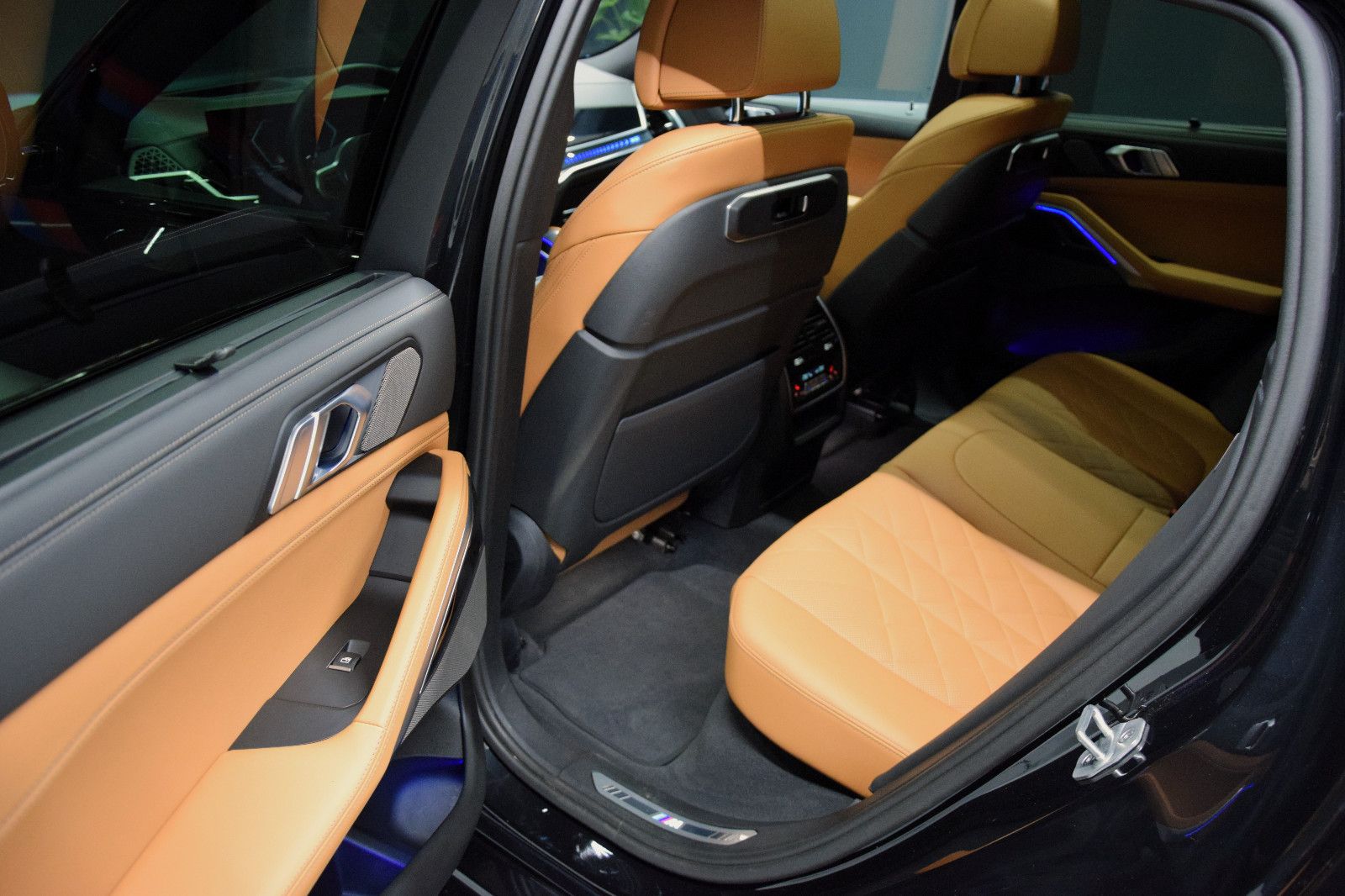 Fahrzeugabbildung BMW X6 30d xDrive M Sport Pro Facelift Pano h/k 360°