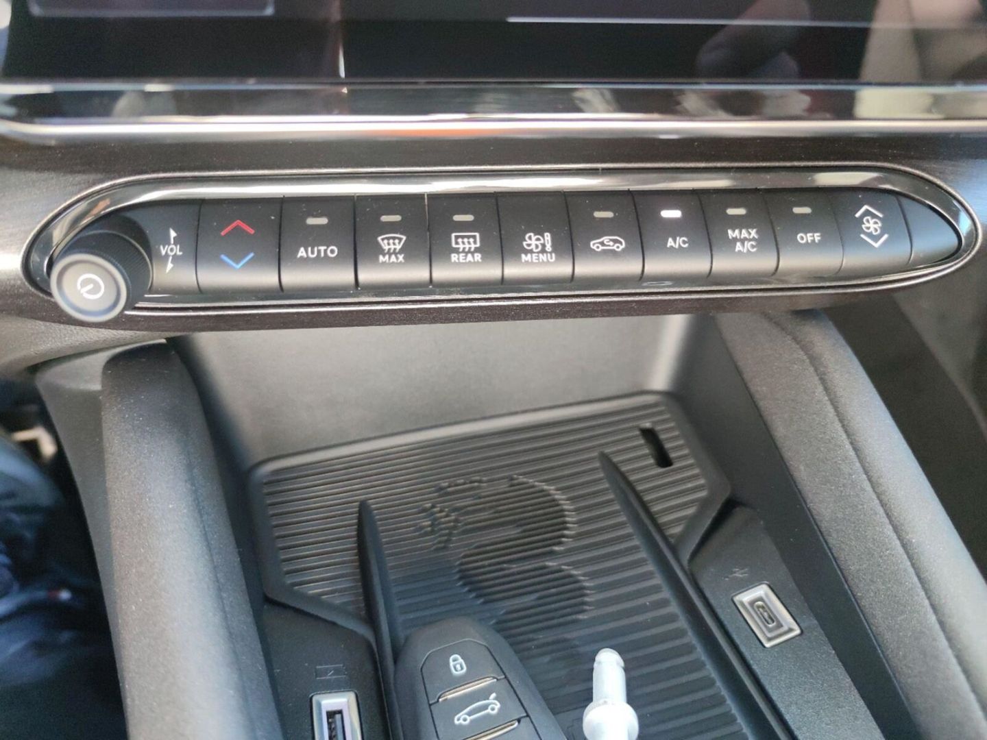 Fahrzeugabbildung Alfa Romeo Junior Elettrica SPECIALE 115kW - Technologie