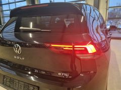 Fahrzeugabbildung Volkswagen GOLF VIII 1.0 eTSI LIFE NAVI SITZHZ PDC ACC LED