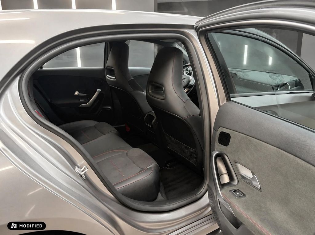 MERCEDES-BENZ A-Class 2022