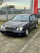 Mercedes-Benz E 220 CDI Avantgarde 1.Hand  EU4