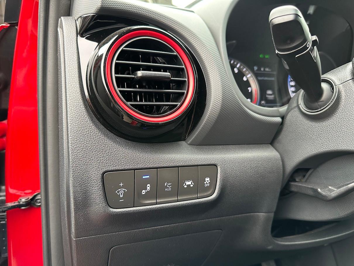 Hyundai Kona Unique Plus 4WD HUD/Leder/Kamera/19'