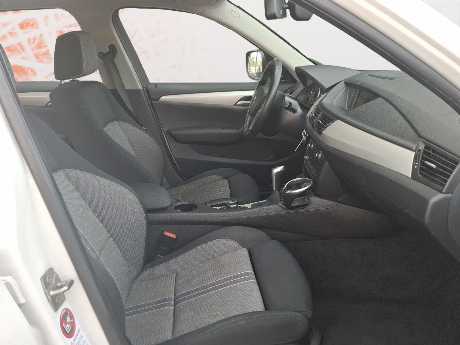Fahrzeugabbildung BMW X1 Baureihe X1 18d xDrive ! NAVI ! Harman/Kardon