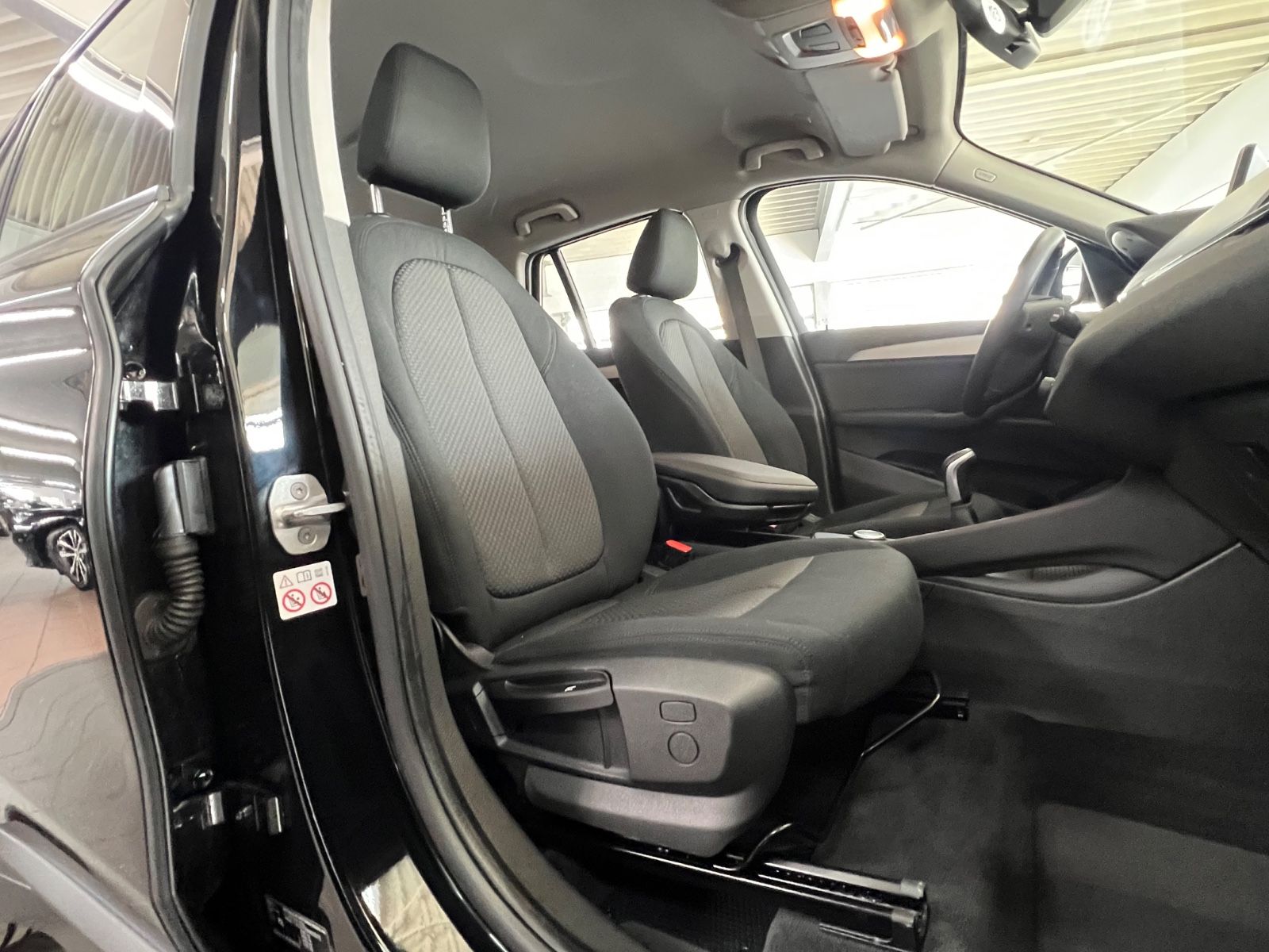 BMW X1 sDrive 18d PDC+Driving Assistant+RTTI+Navi foto 17