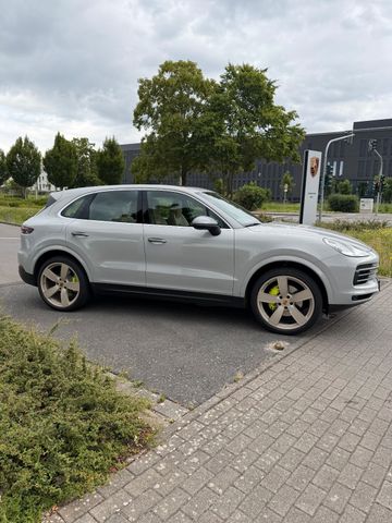 PORSCHE Cayenne E-Hybrid -