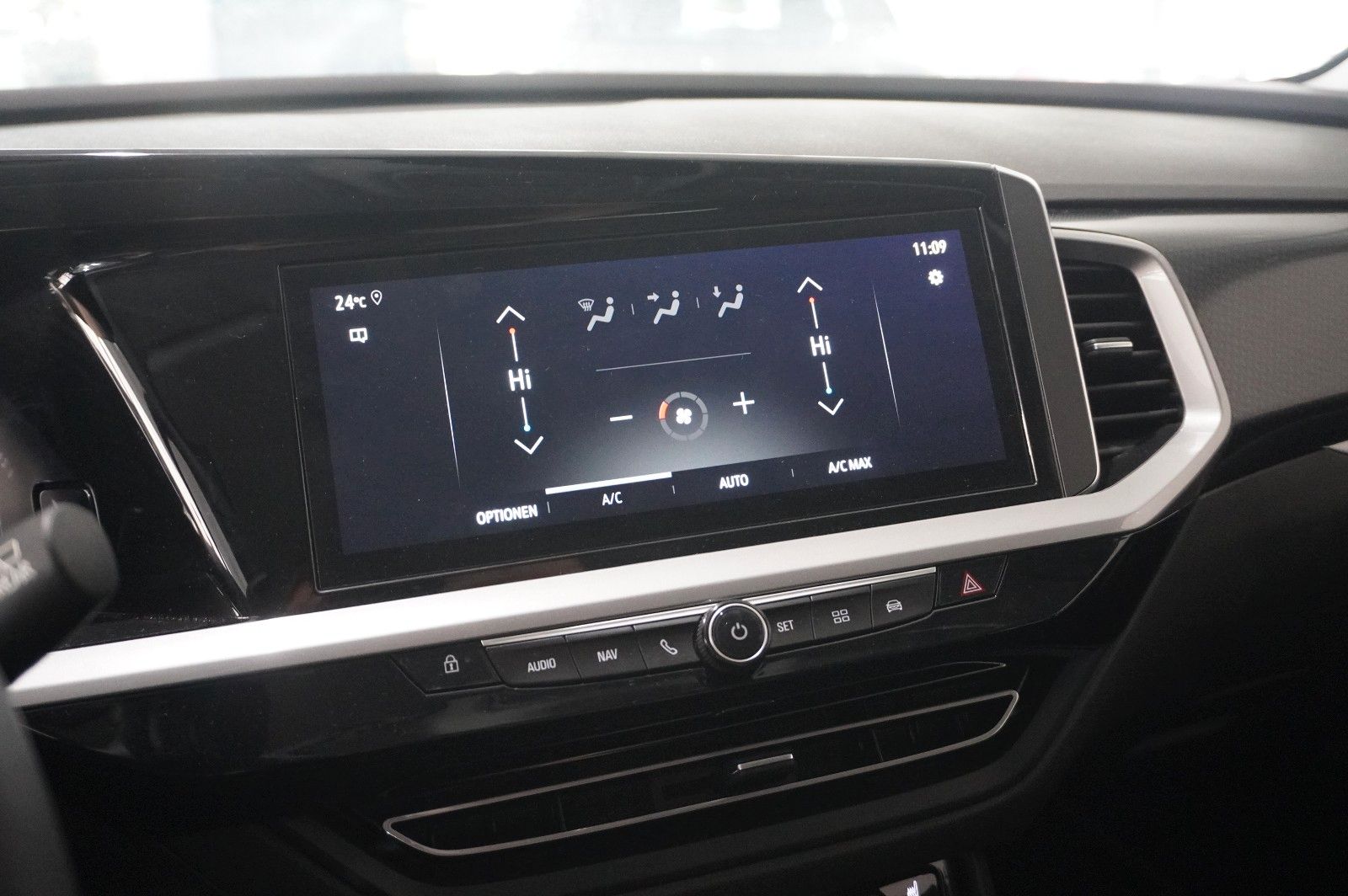 Fahrzeugabbildung Opel Grandland (X) 1.2T GS LINE NAVI/LED/KAMERA/SPORT
