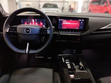 Fotografie 10 des Opel Astra ST Ultimate Automatik Leder Schiebedach